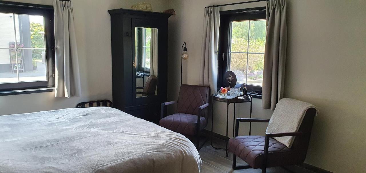 Luxe Gastenkamer Met Living En Keuken Bij Friezen Paarden Stal PellendijkWestendorp エクステリア 写真